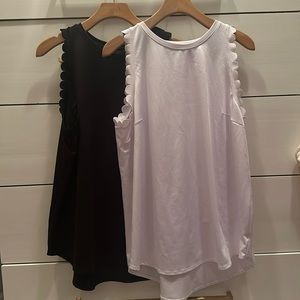Set of 2 Crown & Ivy Scalloped tanks size XL